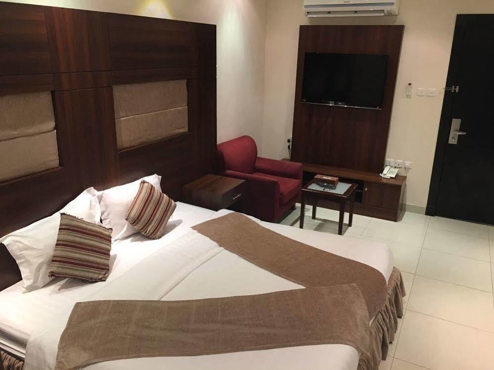 Baron Palace - Almasif Hotel Apartments Riyad Dış mekan fotoğraf